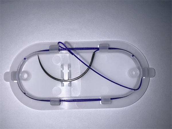 可吸收带倒刺缝线